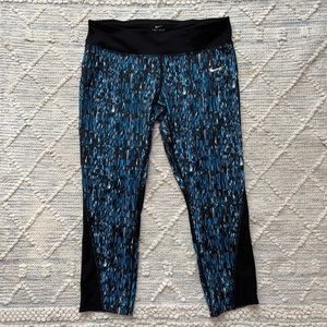 Nike Crop Leggings